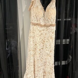 Chic Cream Lace Backless Dress